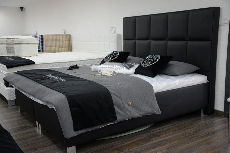 Manželská posteľ LUX10 BLACK